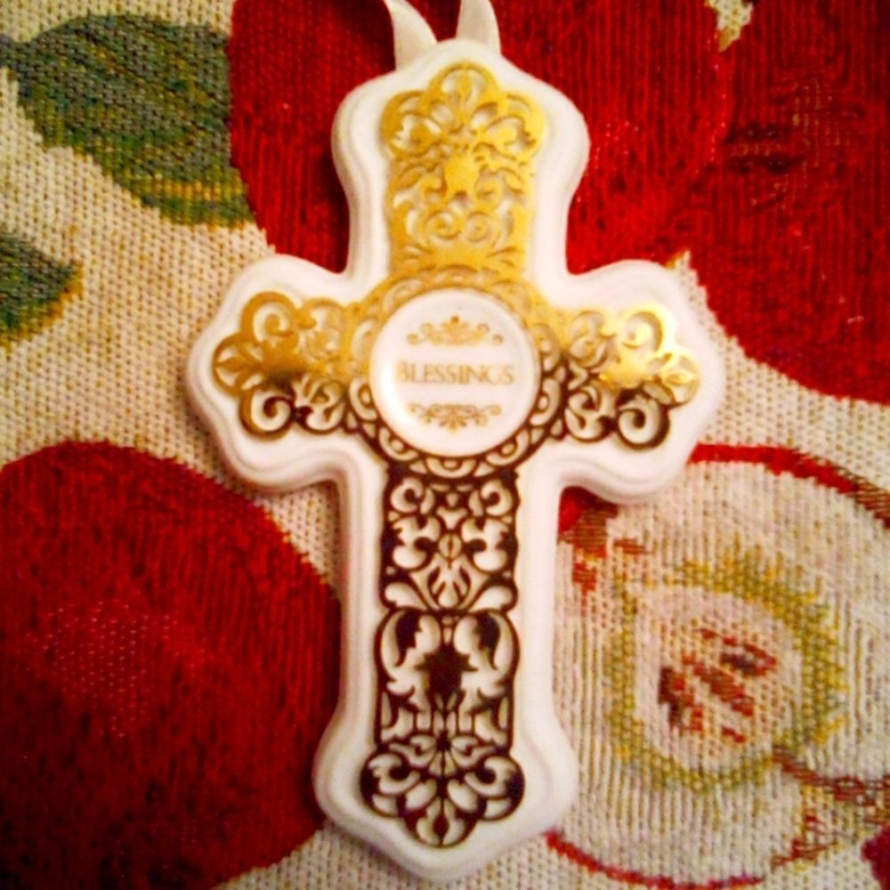 Ceramic cross